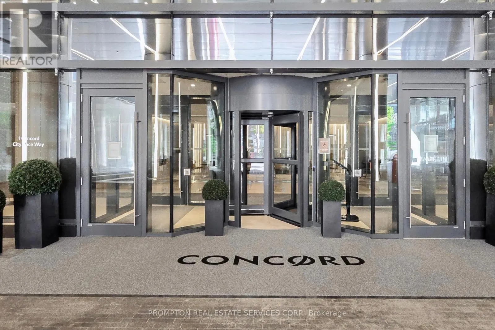 Apartment for rent: 5212 - 3 Cityplace Way, Toronto, Ontario M5V 0X4