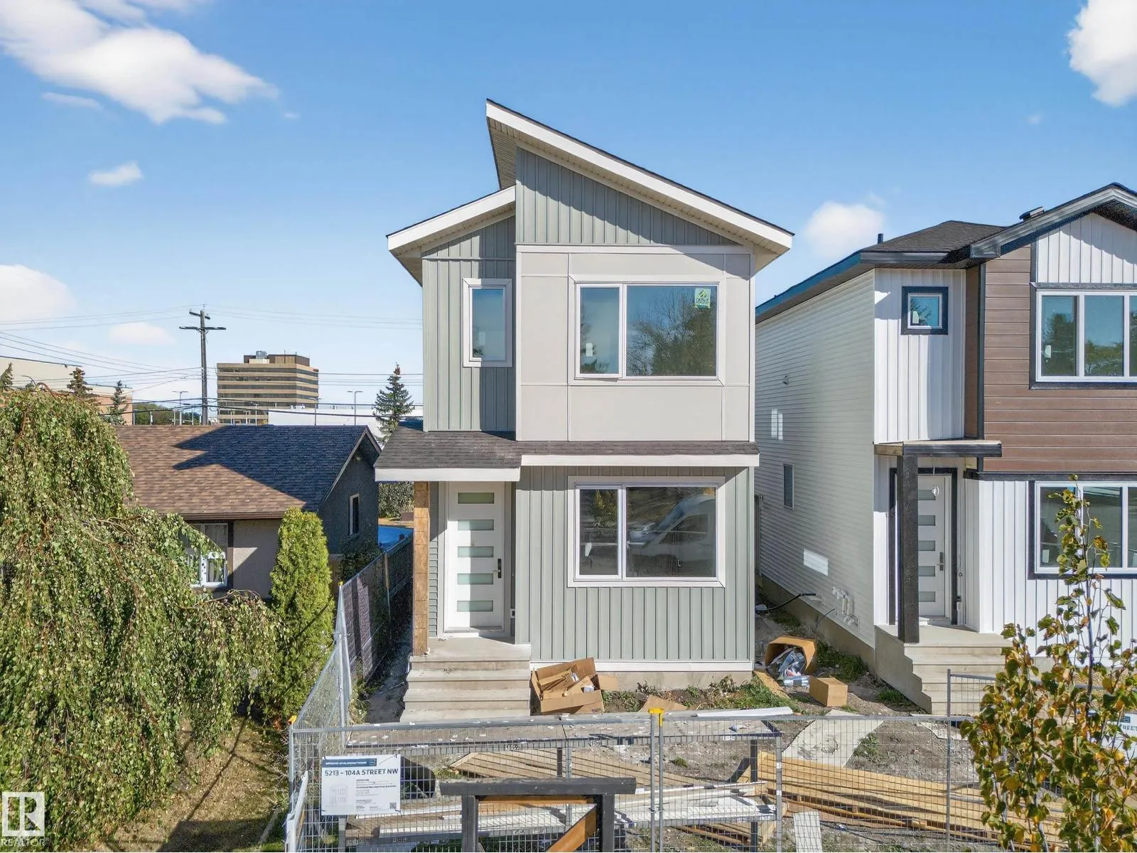 House for rent: 5213 104a St Nw, Edmonton, Alberta T6H 2L9