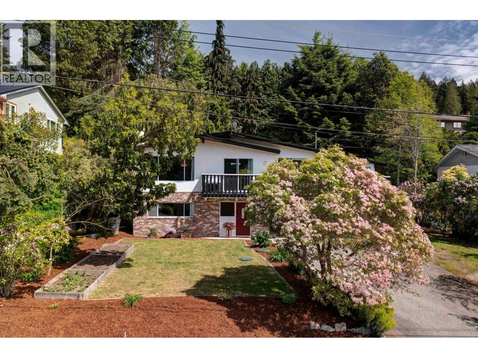 House for rent: 5218 Radcliffe Road, Sechelt, British Columbia V7Z 0C1