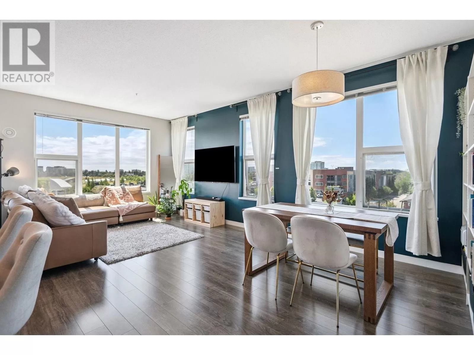 Apartment for rent: 523 9311 Alexandra Road, Richmond, British Columbia V6X 0L8