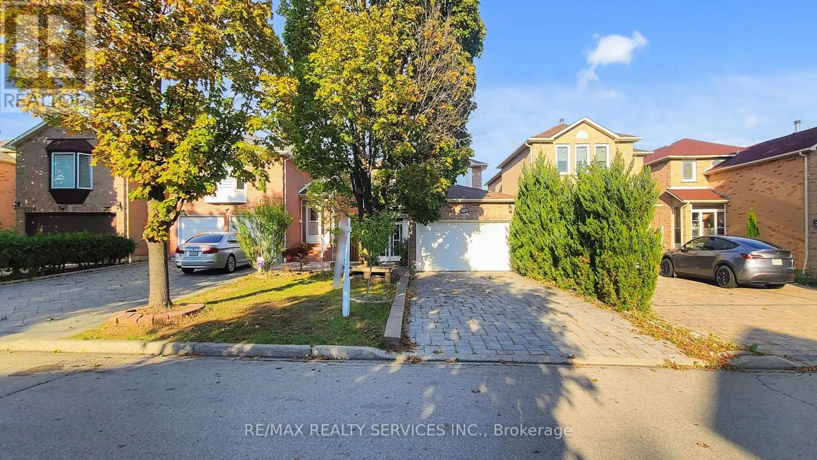 House for rent: 5231 Astwell Avenue, Mississauga, Ontario L5R 3H8