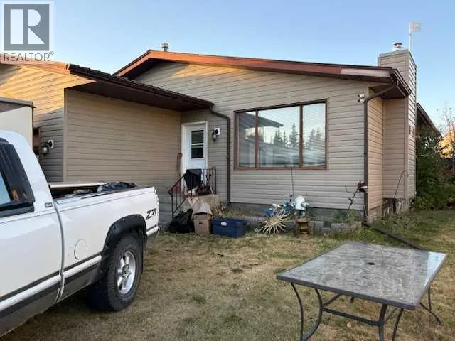 House for rent: 5232 55 Avenue, Eckville, Alberta T0M 0X0