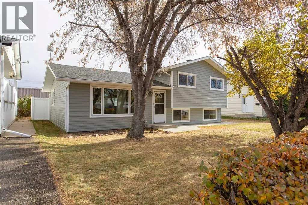 House for rent: 5233 47 Street, Lacombe, Alberta T4L 1J3