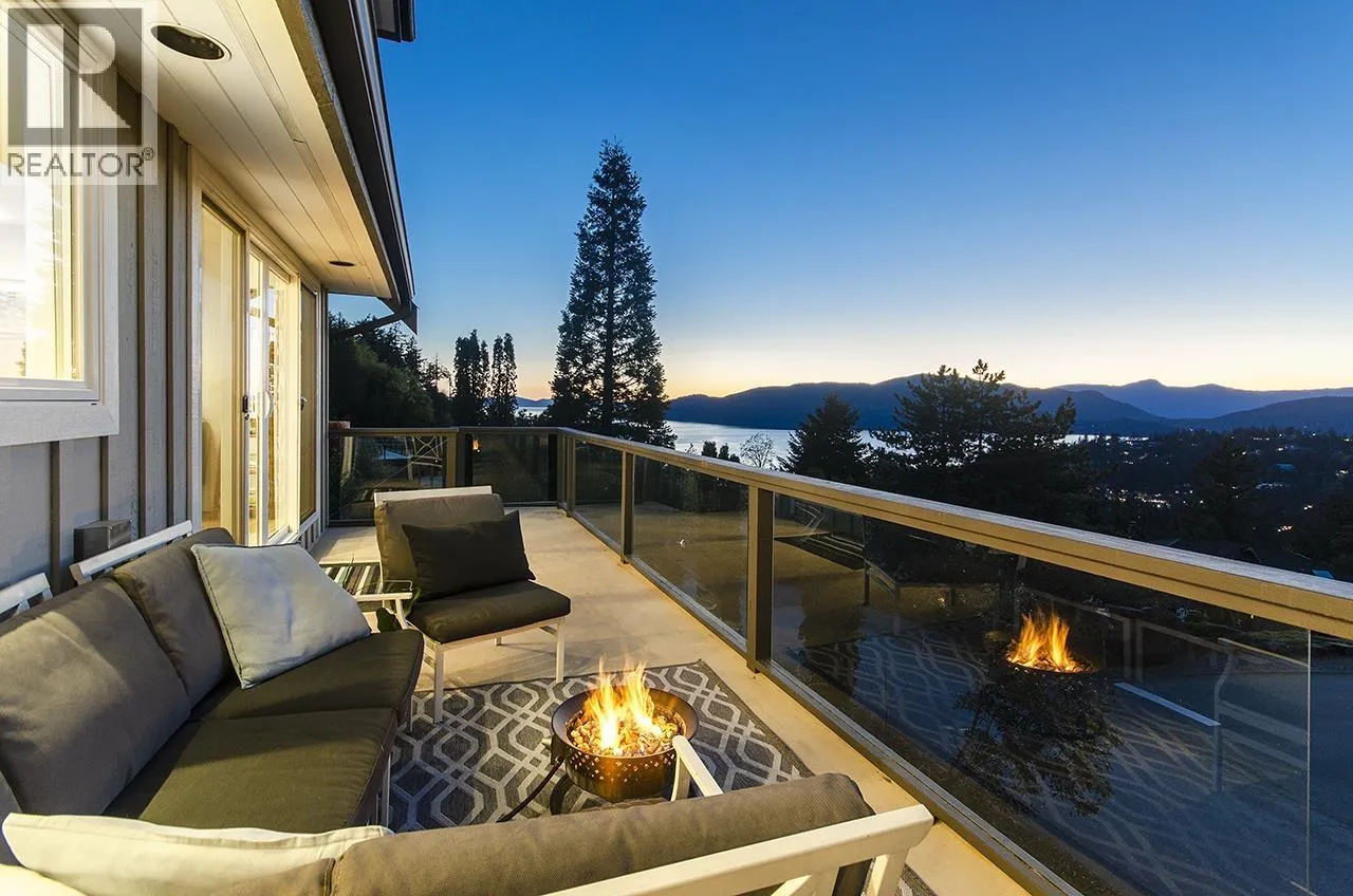 House for rent: 5237 Timberfeild Road, West Vancouver, British Columbia V7W 2Y5