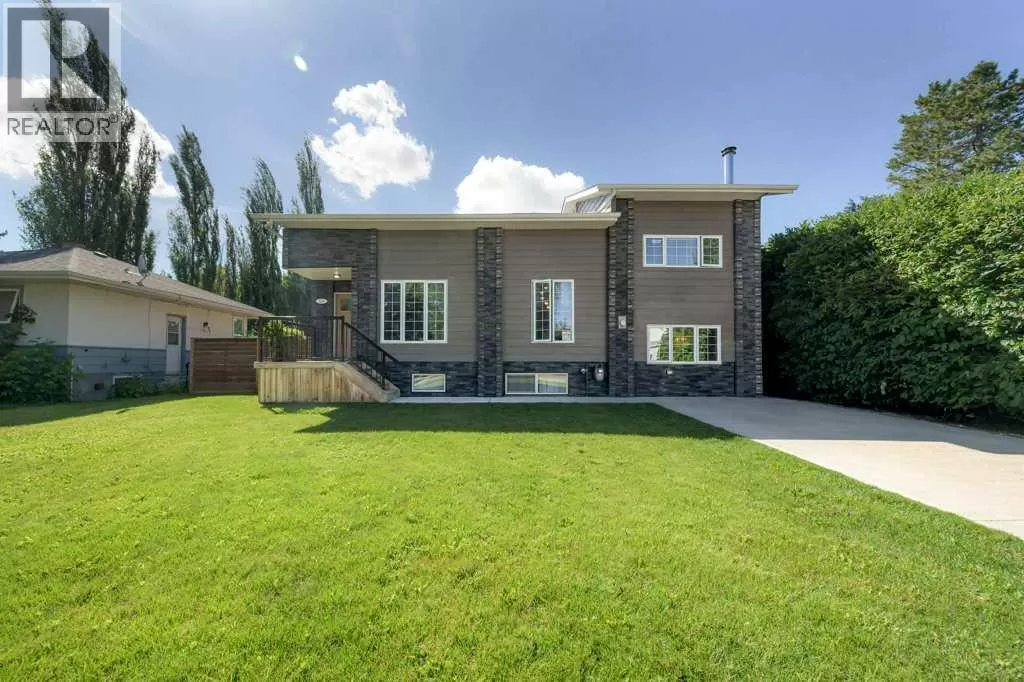 House for rent: 5238 52 Street, Lacombe, Alberta T4L 1B8