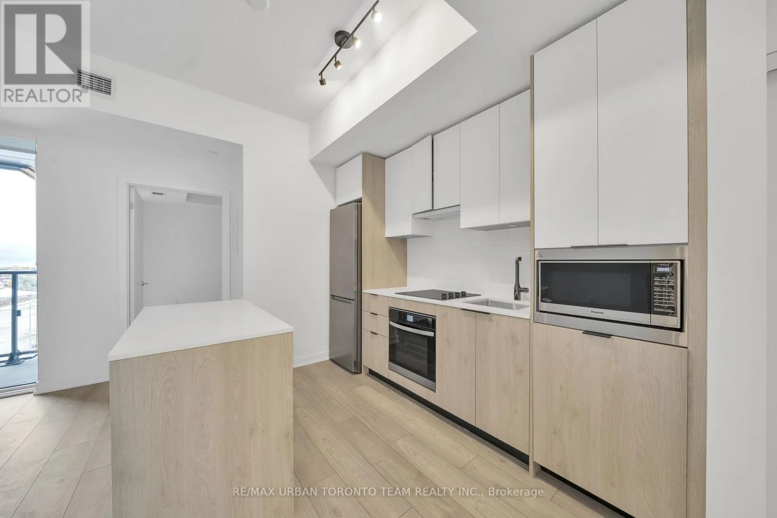 Apartment for rent: 524 - 1007 The Queensway, Toronto, Ontario M8Z 6C7