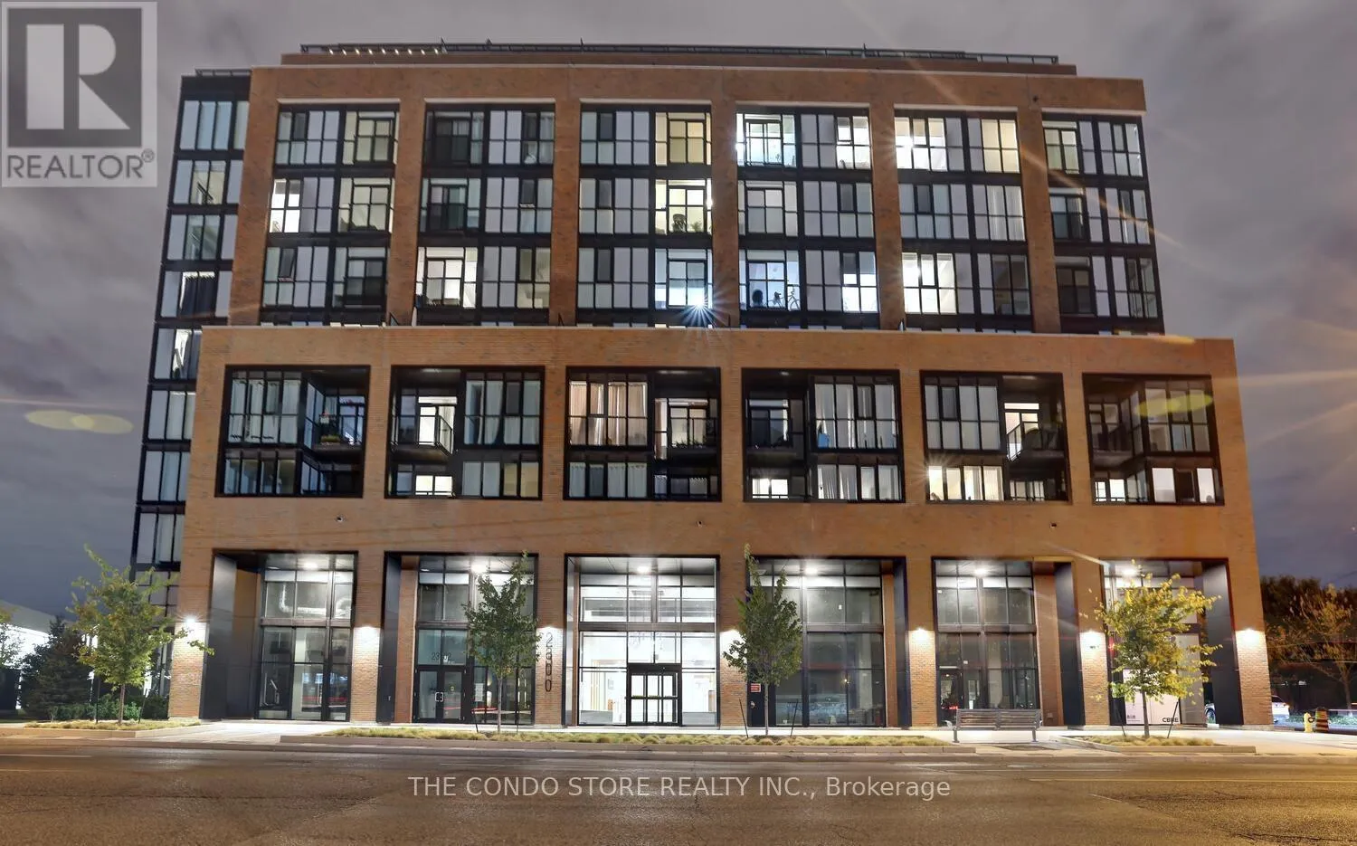 Apartment for rent: 524 - 2300 St. Clair Avenue W, Toronto, Ontario M6N 1K8