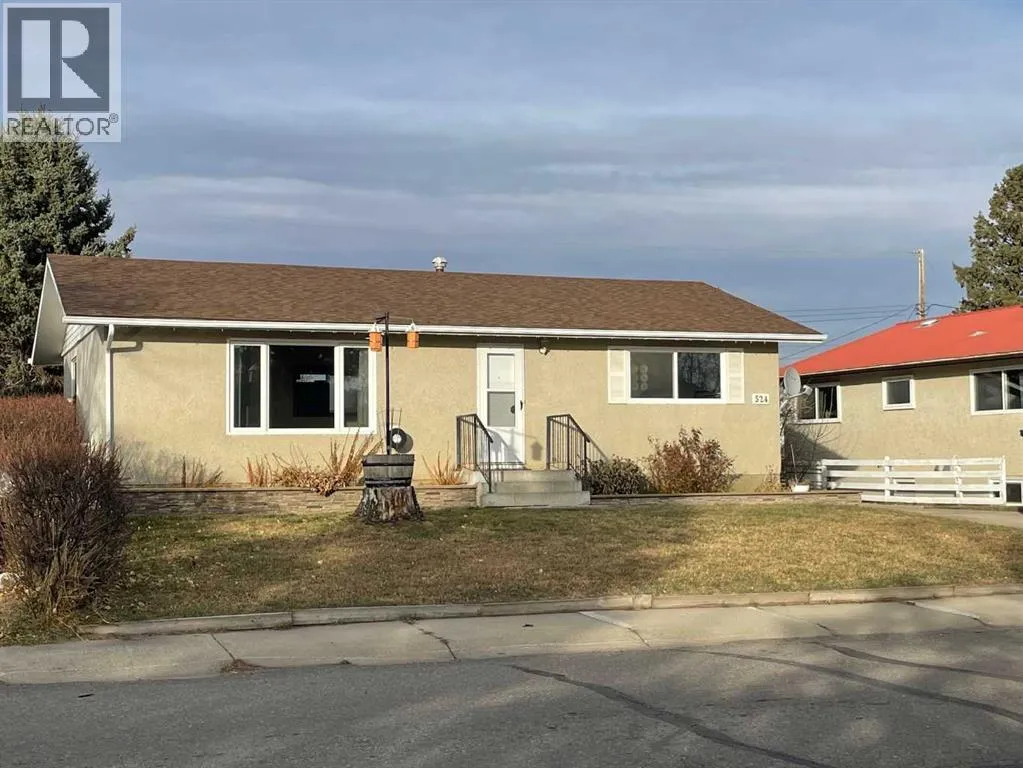 House for rent: 524 51 Avenue W, Claresholm, Alberta T0L 0T0