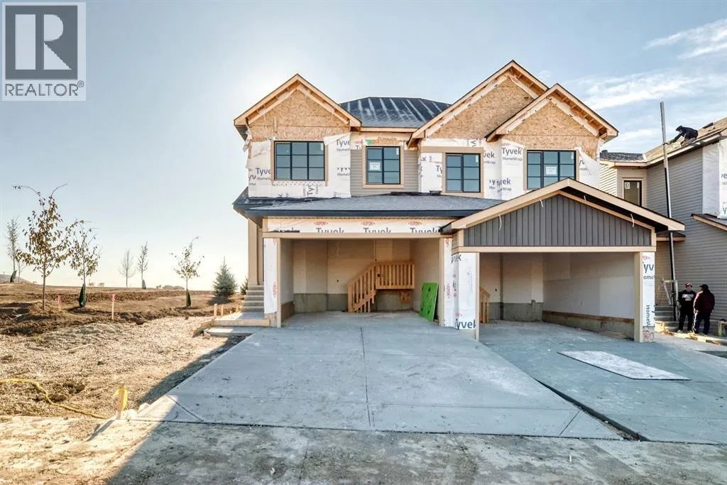 Duplex for rent: 524 Heritage Boulevard, Cochrane, Alberta T4C 2J8