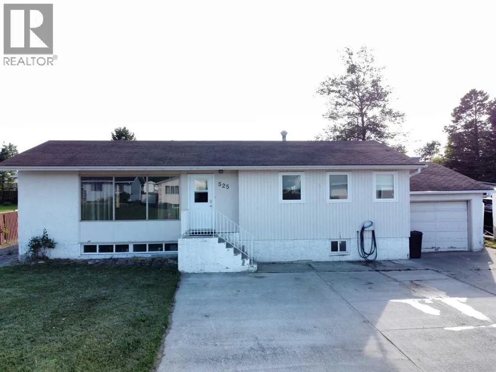 House for rent: 525 6 Avenue, Fox Creek, Alberta T0H 1P0