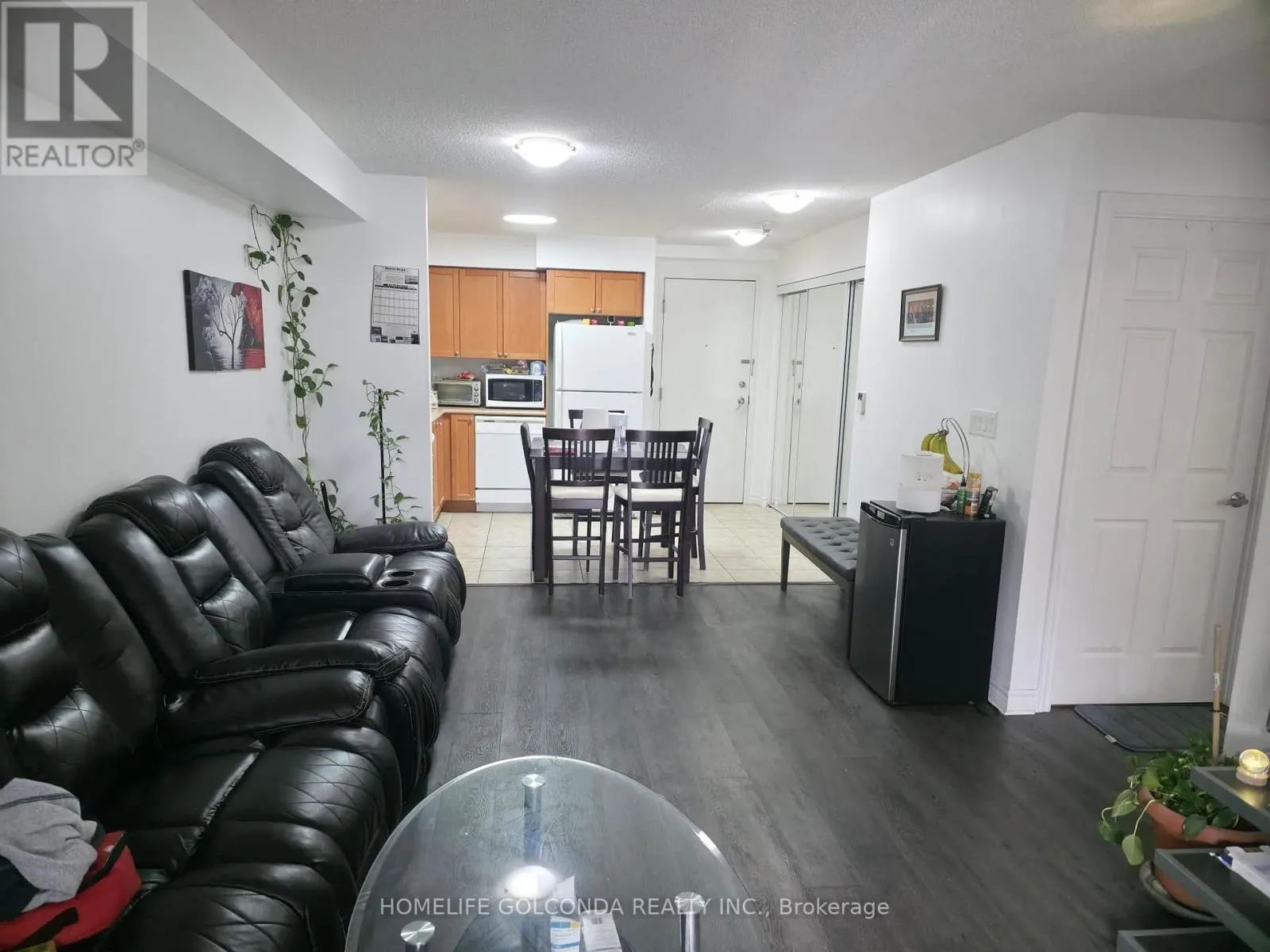 Apartment for rent: 526 - 3888 Duke Of York Boulevard, Mississauga, Ontario L5B 4P5