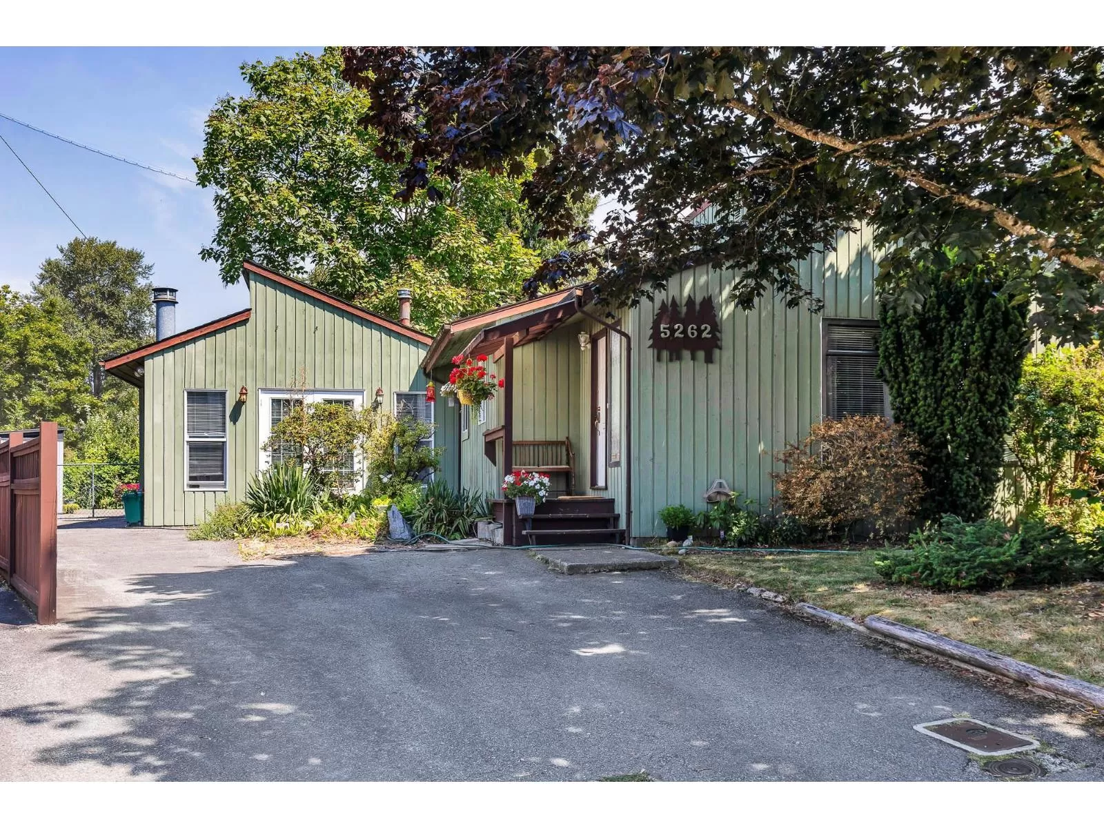 House for rent: 5262 209 Street, Langley, British Columbia V3A 6E9