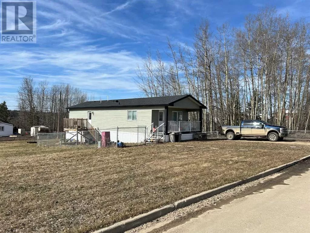 Manufactured Home for rent: 527 3 Avenue, Fox Creek, Alberta T0H 1P0