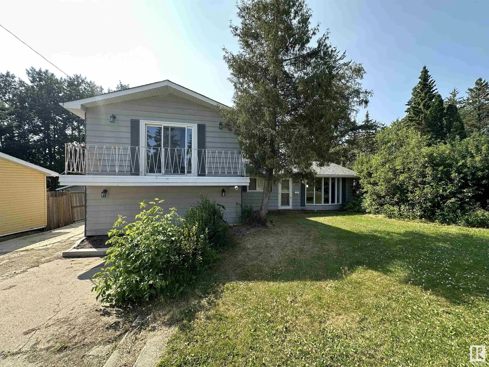 House for rent: 527 5th Street, Rural Lac Ste. Anne County, Alberta T0E 1A6