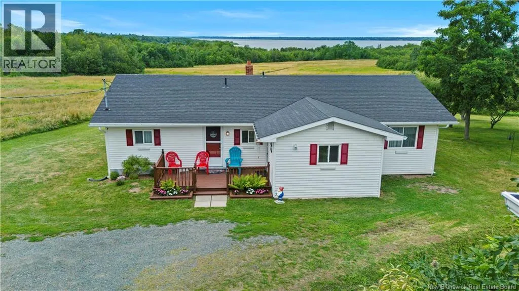 House for rent: 5271 Route 105, Whites Cove, New Brunswick E4C 3H1