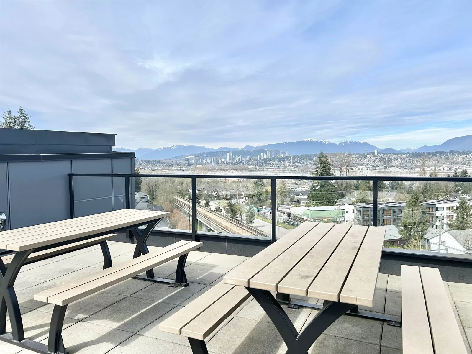 Apartment for rent: 528 11077 Ravine Road, Surrey, British Columbia V3T 0R7