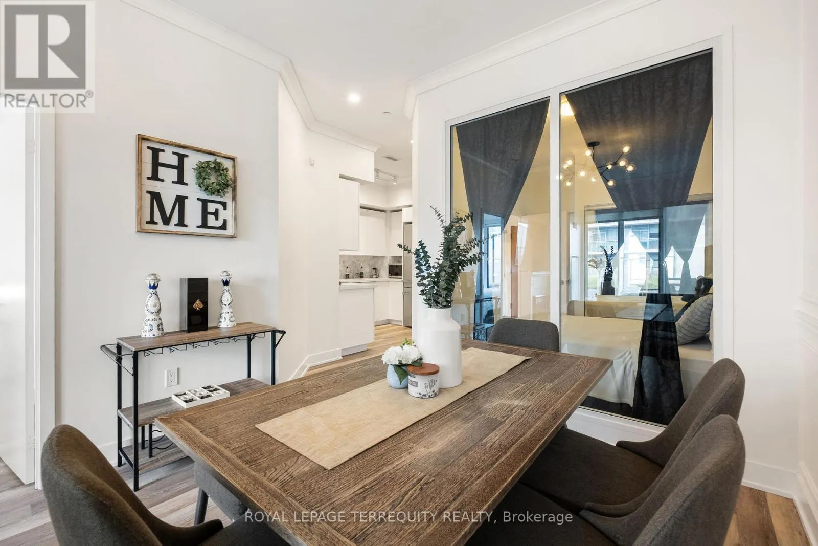 Apartment for rent: 528 - 30 Shore Breeze Drive, Toronto, Ontario M8V 0J1