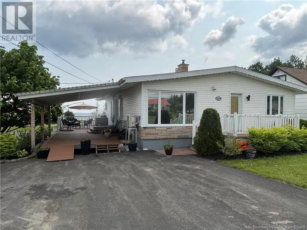 House for rent: 529 Rue Principale, Pointe-Verte, New Brunswick E8J 3A2