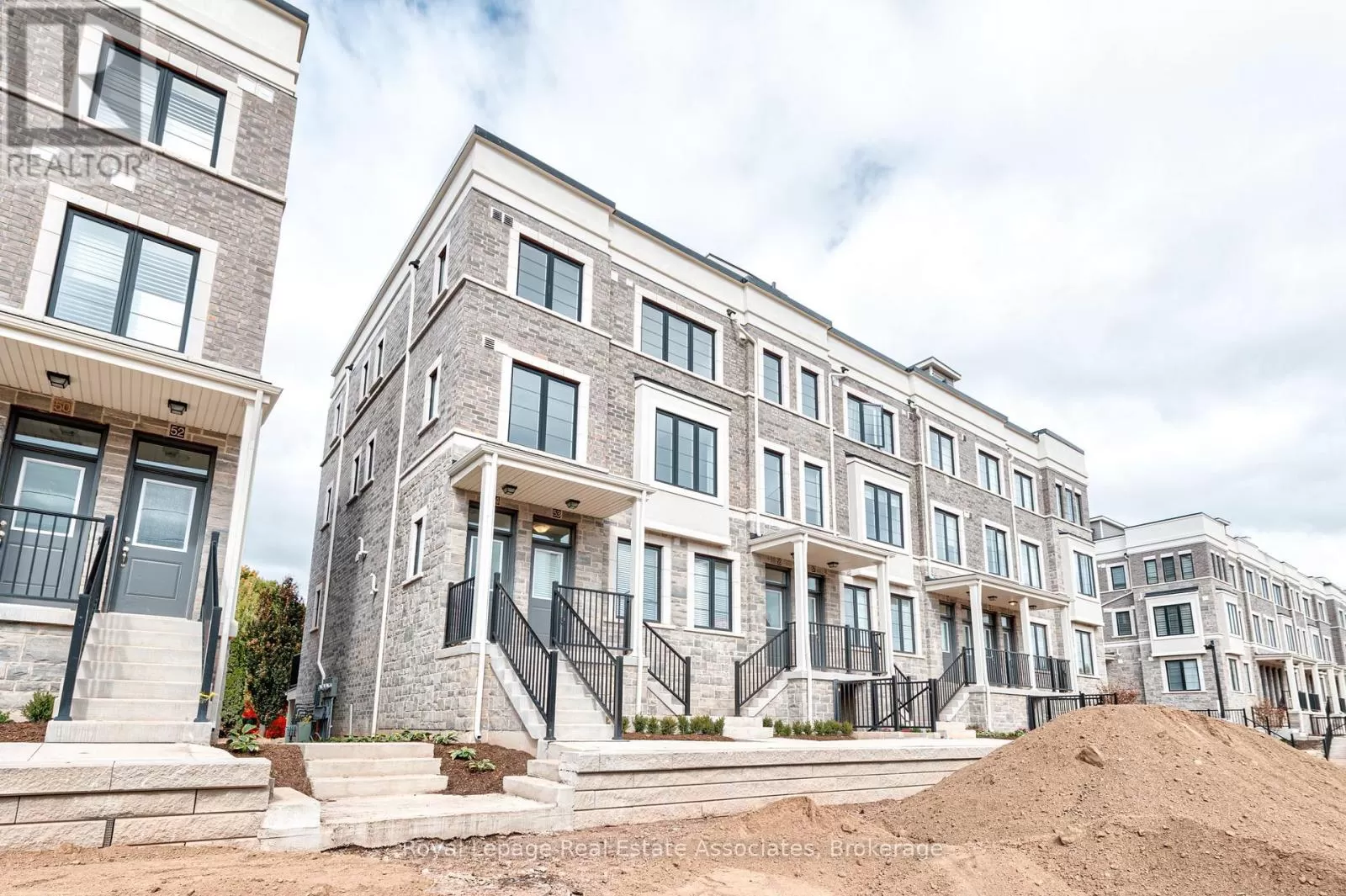 Row / Townhouse for rent: 53 - 383 Dundas Street E, Hamilton, Ontario L8B 1X6