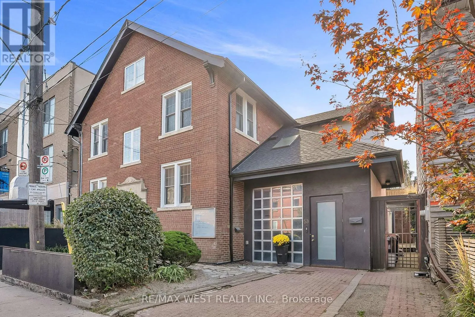 53 Argyle Street, Toronto, Ontario M6J 1N8