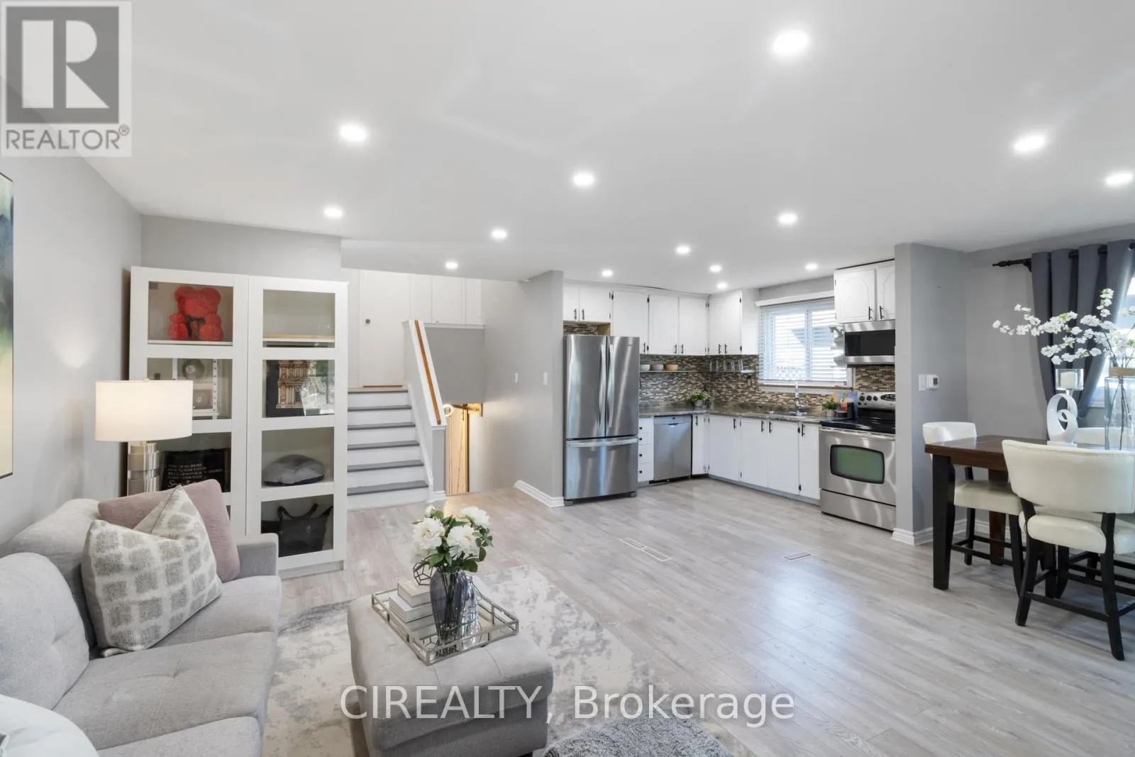 House for rent: 53 Christie Crescent, Barrie, Ontario L4N 4V2