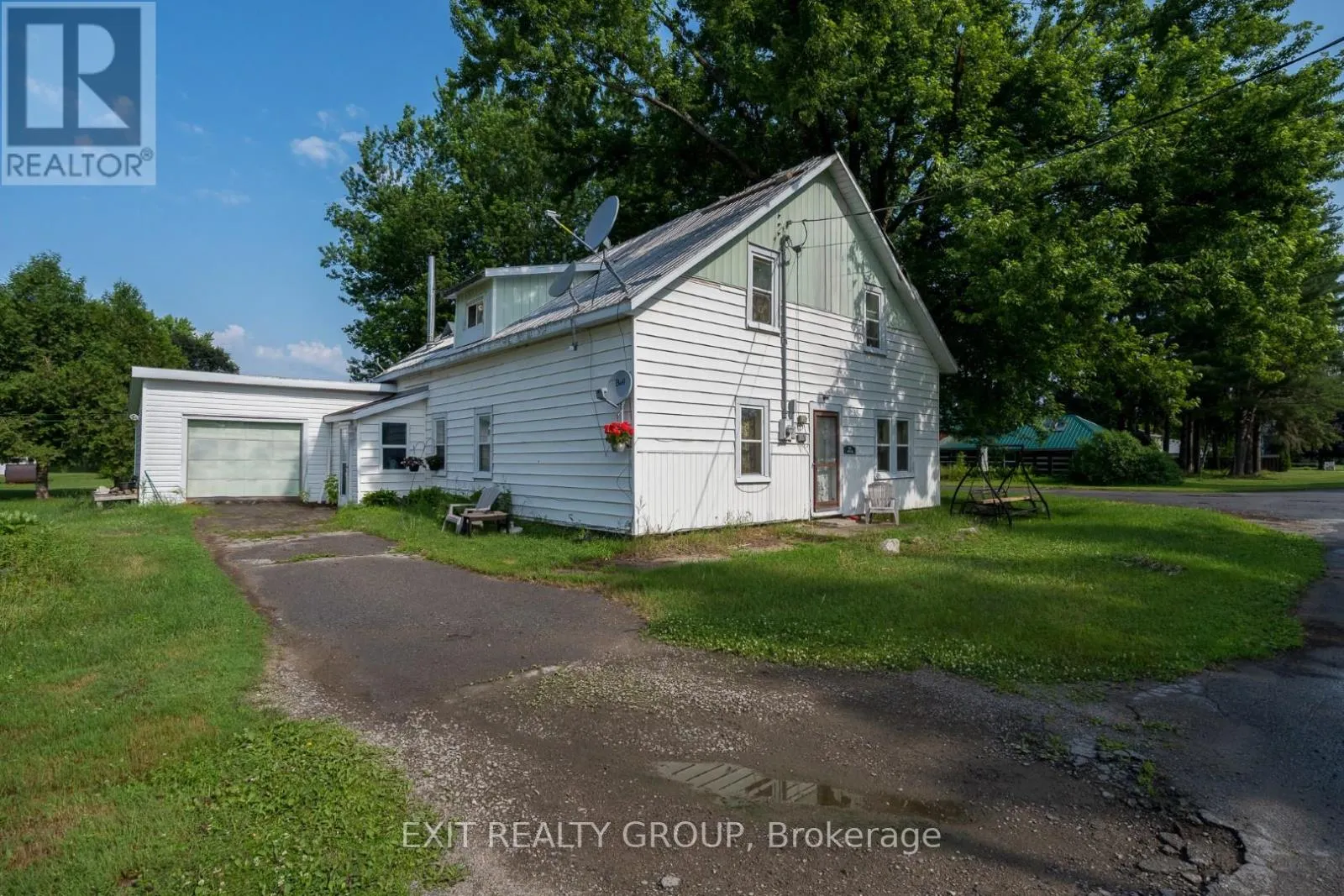 House for rent: 53 Clement Street, Addington Highlands, Ontario K0H 1P0