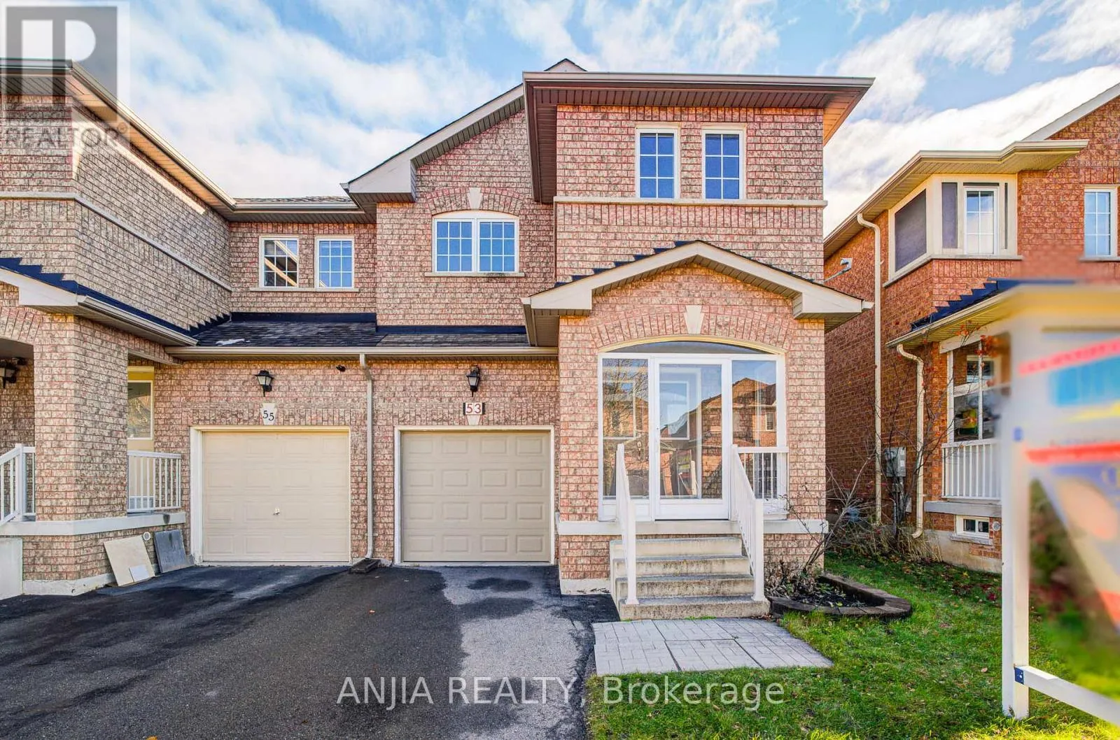 House for rent: 53 Devonwood Drive, Markham, Ontario L6C 3E9