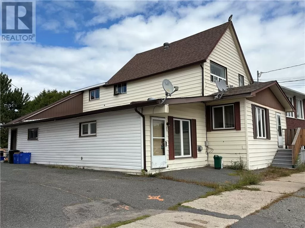 53 Main Street E, Chelmsford, Ontario P0M 1L0