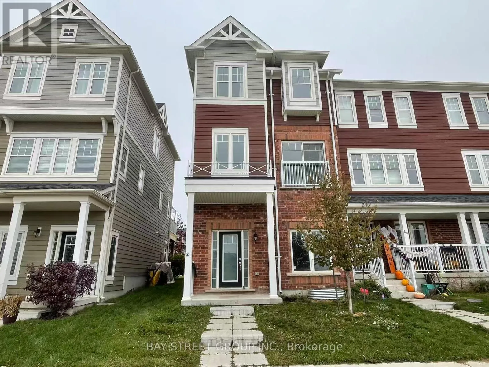 Row / Townhouse for rent: 53 Shelburne Avenue, Wasaga Beach, Ontario L9Z 0J4