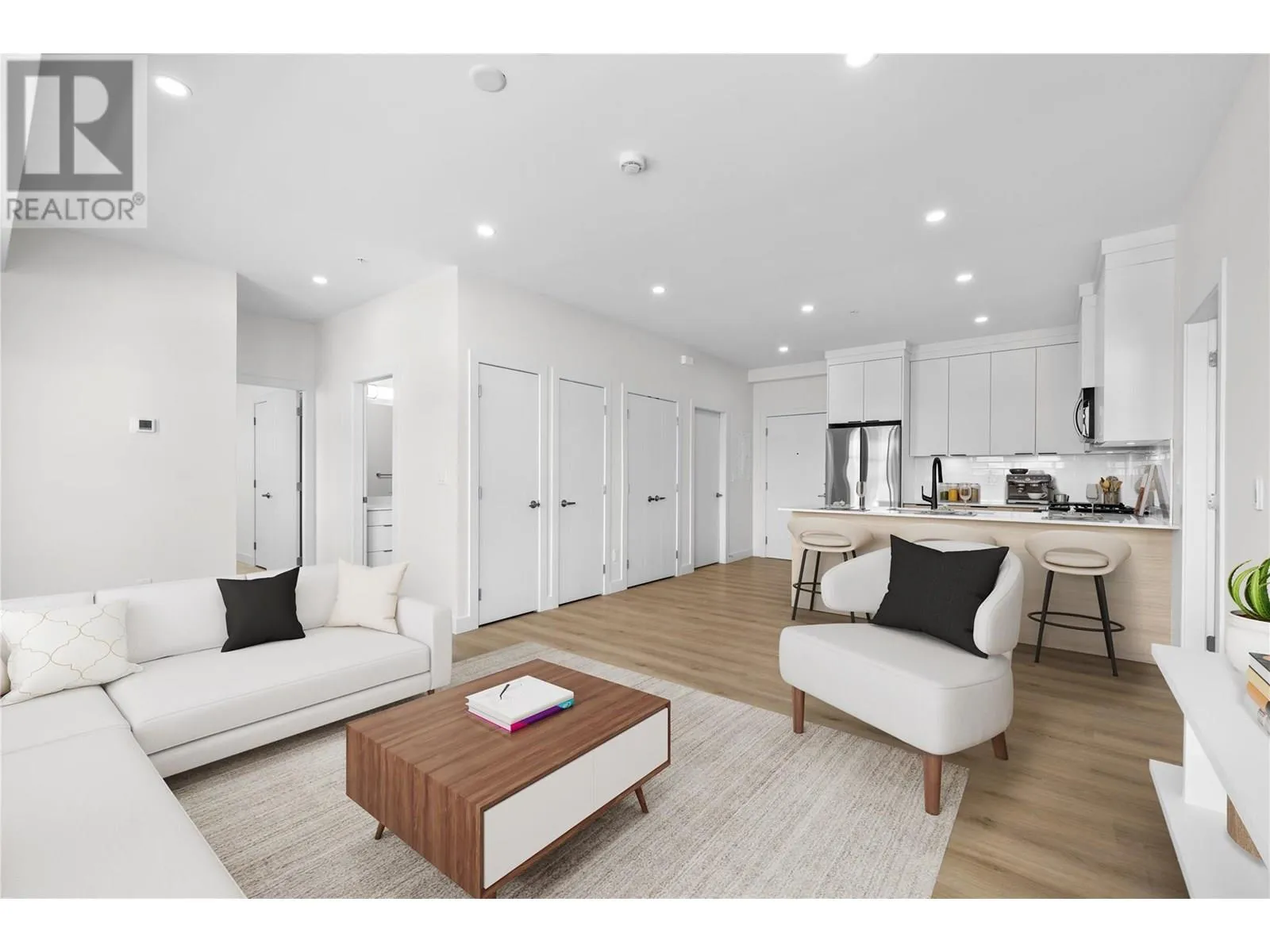 Apartment for rent: 5300 Main Street Unit# 203, Kelowna, British Columbia V1W 0C1