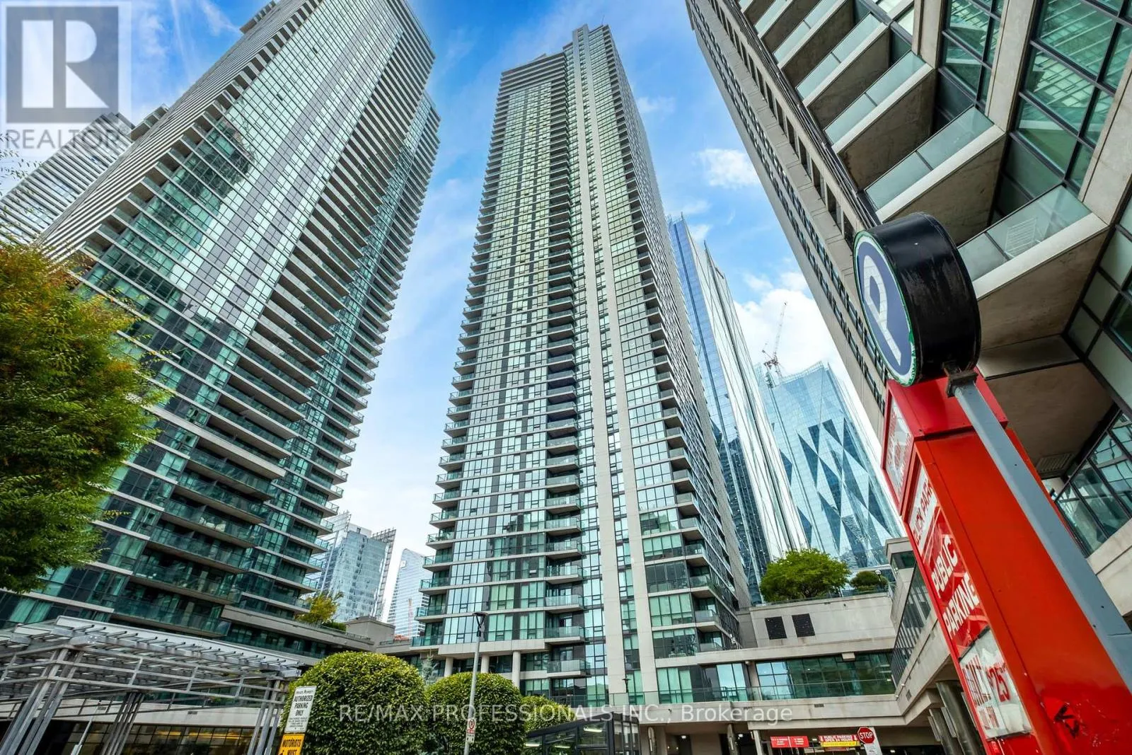 Apartment for rent: 5304 - 16 Harbour Street, Toronto, Ontario M5J 2Z7