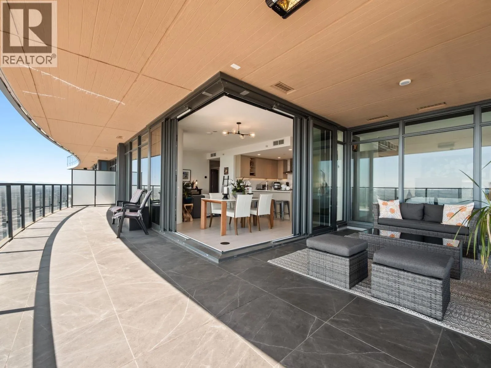 Apartment for rent: 5306 4880 Lougheed Highway, Burnaby, British Columbia V5C 0N1