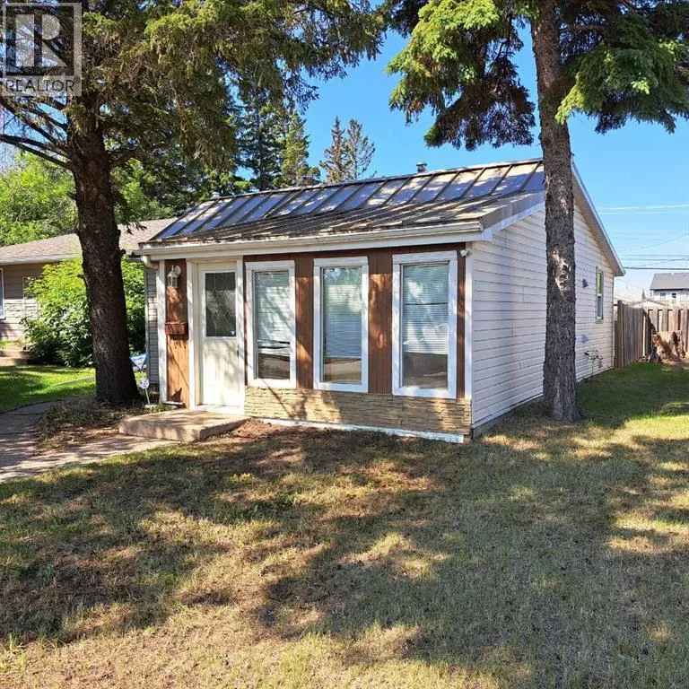 House for rent: 5308 49th Avenue, Lloydminster, Saskatchewan S9V 0V1