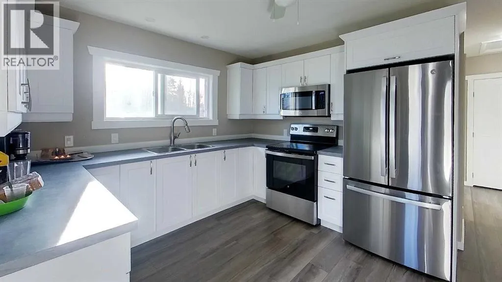 House for rent: 5309 Valley Road Street, Robb, Alberta T0E 1X0