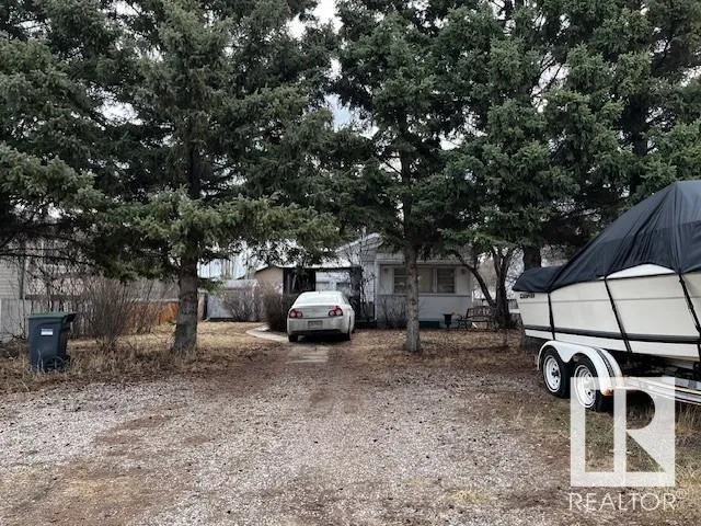 House for rent: 5321 57 St, Cold Lake, Alberta T9M 1R9