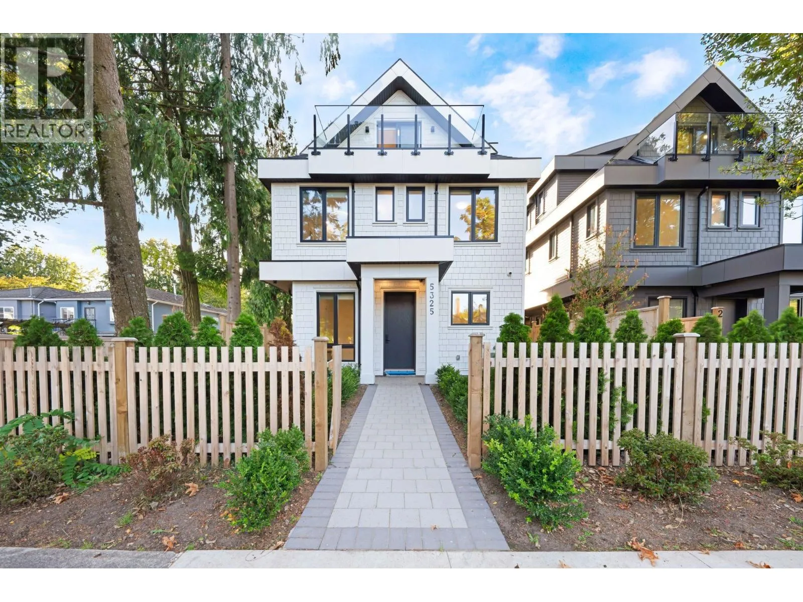 Duplex for rent: 5325 Inverness Street, Vancouver, British Columbia V5W 3N9