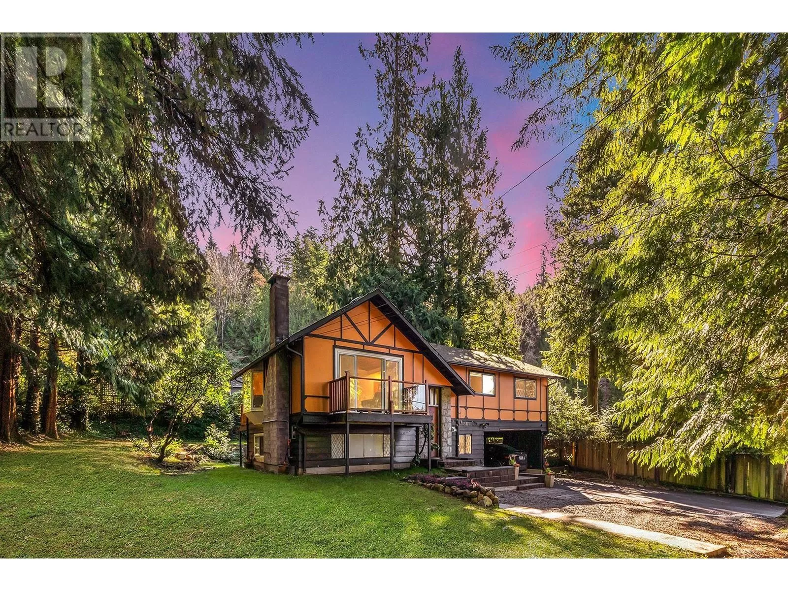 House for rent: 5325 Marine Drive, West Vancouver, British Columbia V7W 2P5