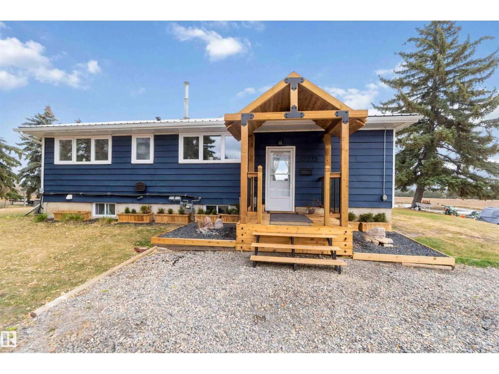 House for rent: 53273 Rge Road 215, Rural Strathcona County, Alberta T8E 2B4