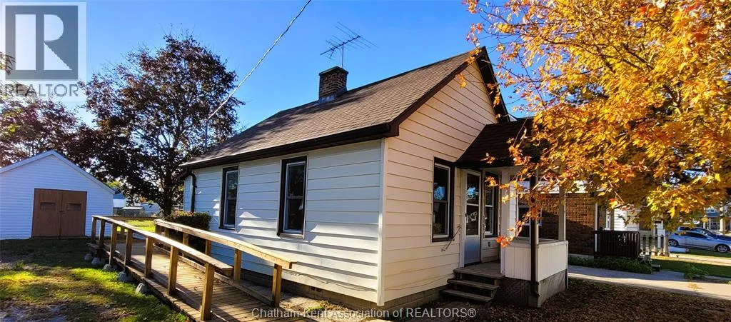 House for rent: 533 Creek Street, Wallaceburg, Ontario N8A 4C7