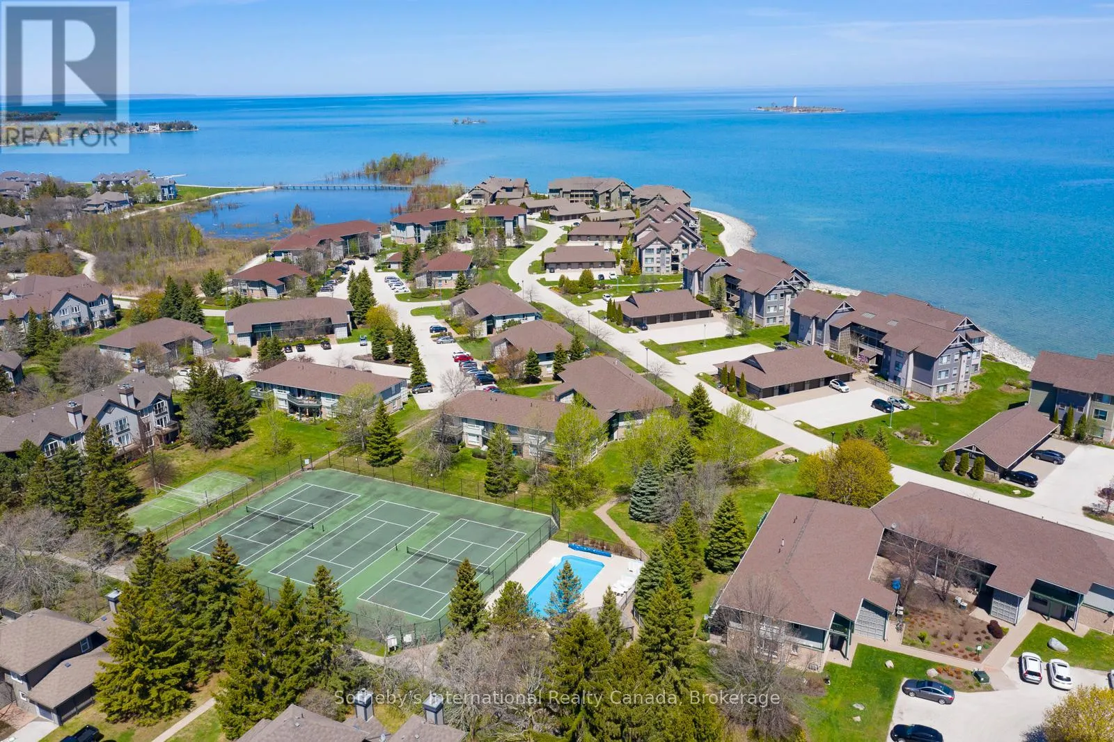 Apartment for rent: 534 Mariners Way, Collingwood, Ontario L9Y 5C7