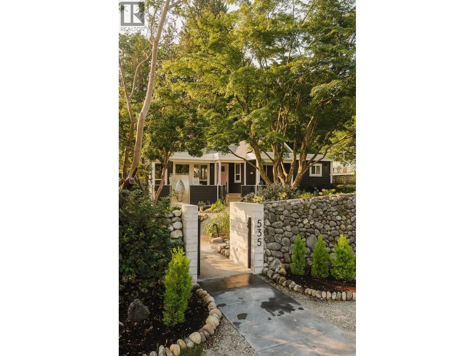 House for rent: 535 Gower Point Road, Gibsons, British Columbia V0N 1V0