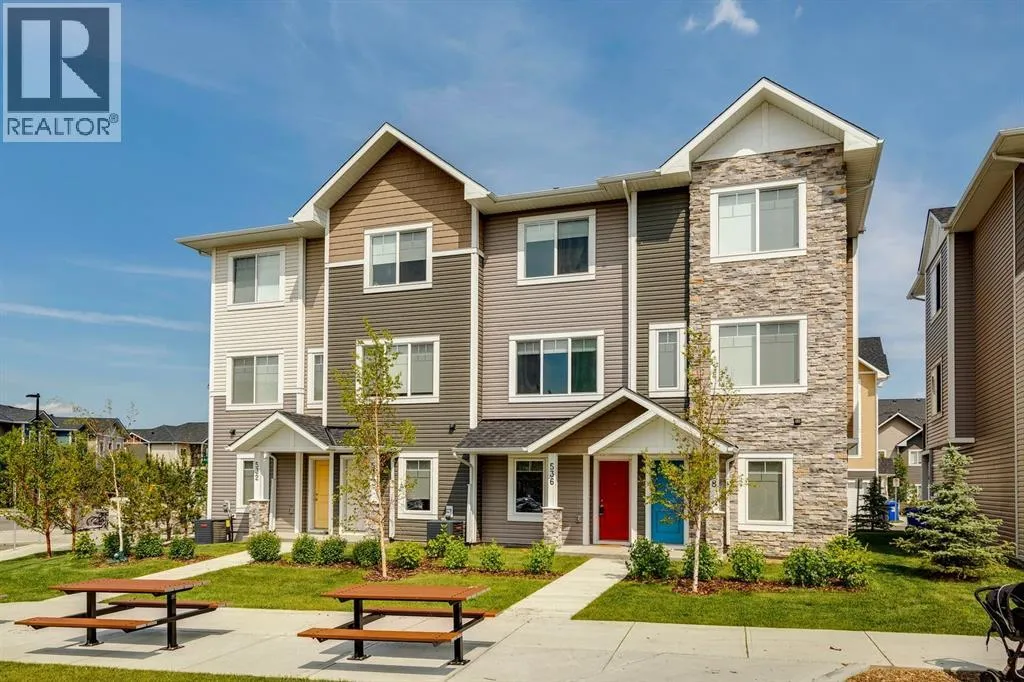 Row / Townhouse for rent: 536 Canals Crossing Sw, Airdrie, Alberta T4B 4L3