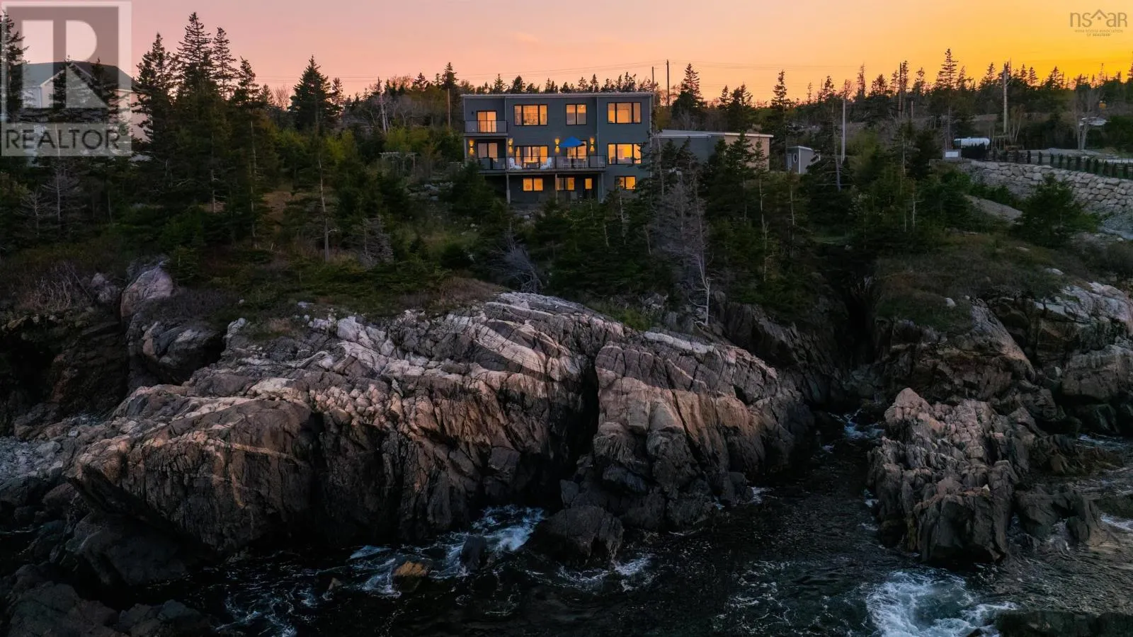 House for rent: 536 Ketch Harbour Road, Bear Cove, Nova Scotia B3V 1P8