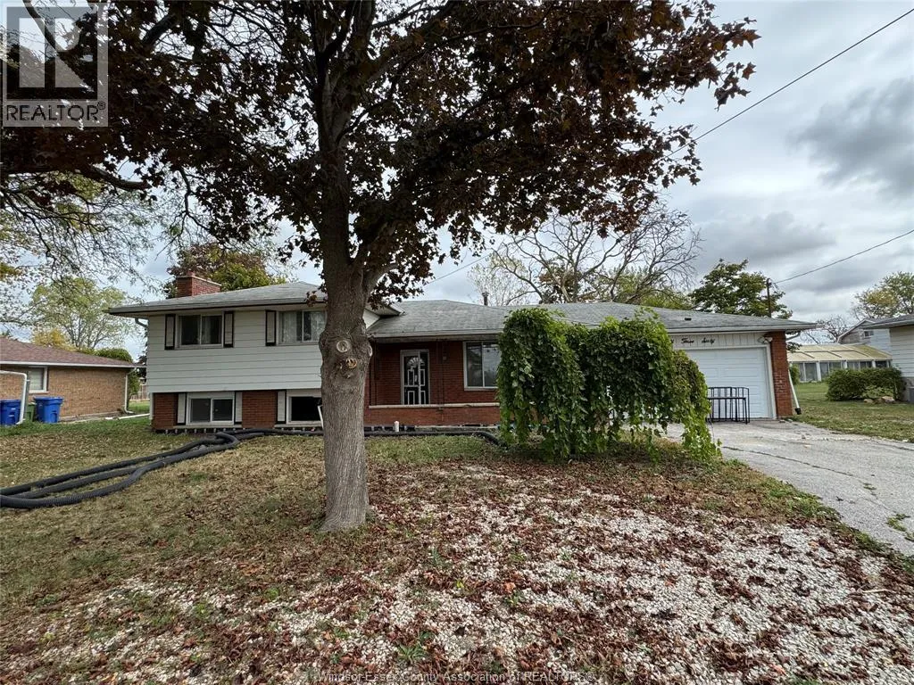 5360 Huron Church Line Road, LaSalle, Ontario N9H 1H6