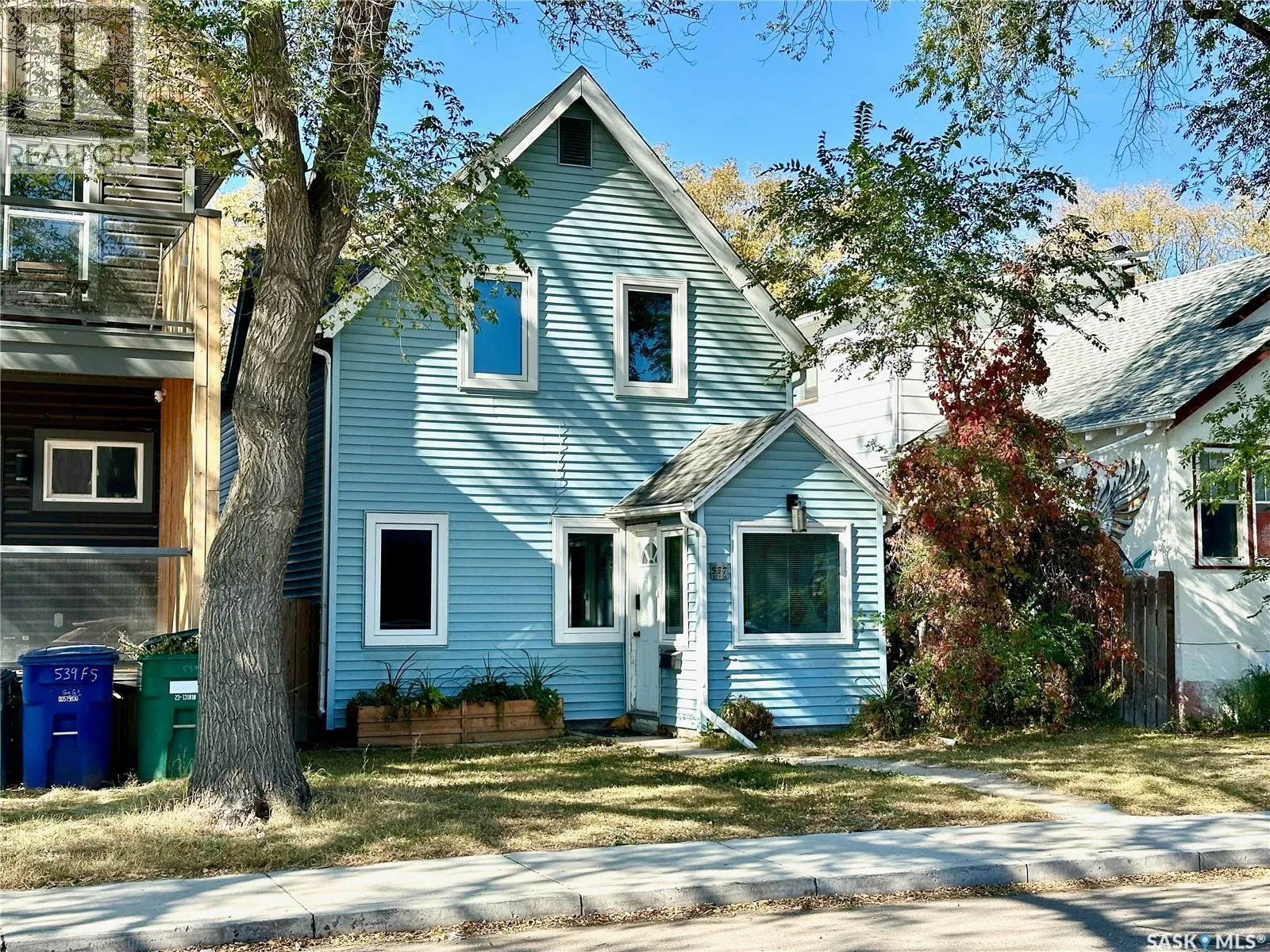 House for rent: 537 F Avenue S, Saskatoon, Saskatchewan S7M 1T6