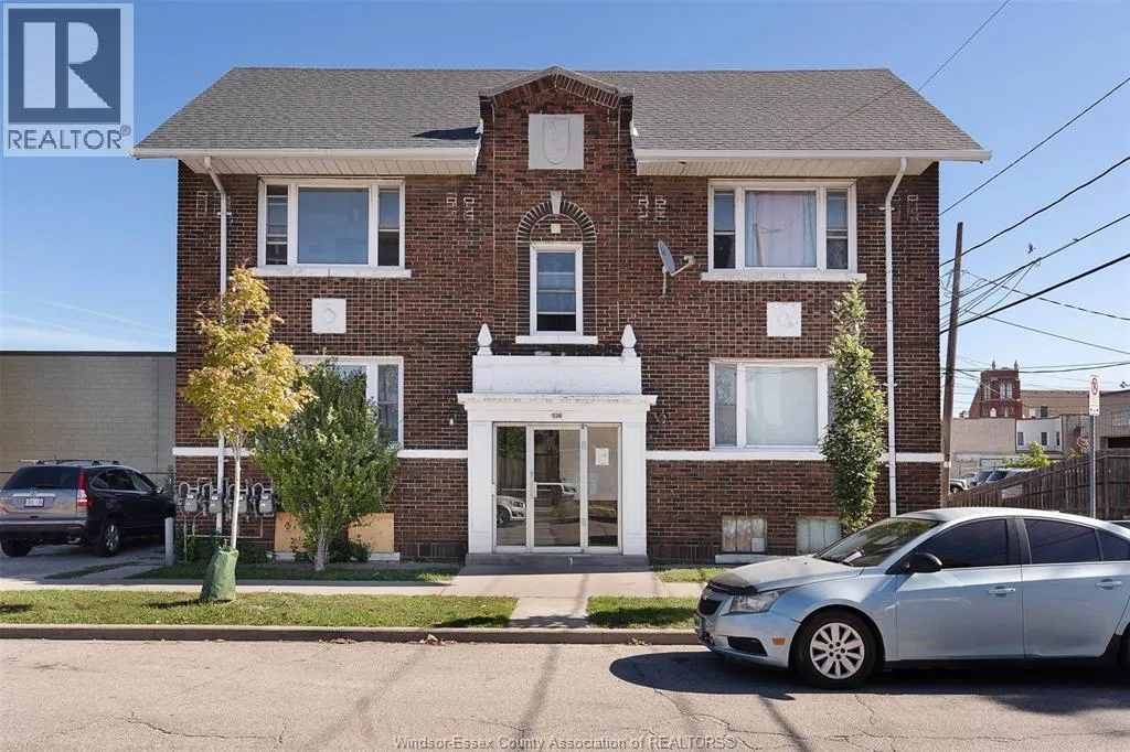 Fourplex for rent: 538 Louis Avenue, Windsor, Ontario N9A 1W8