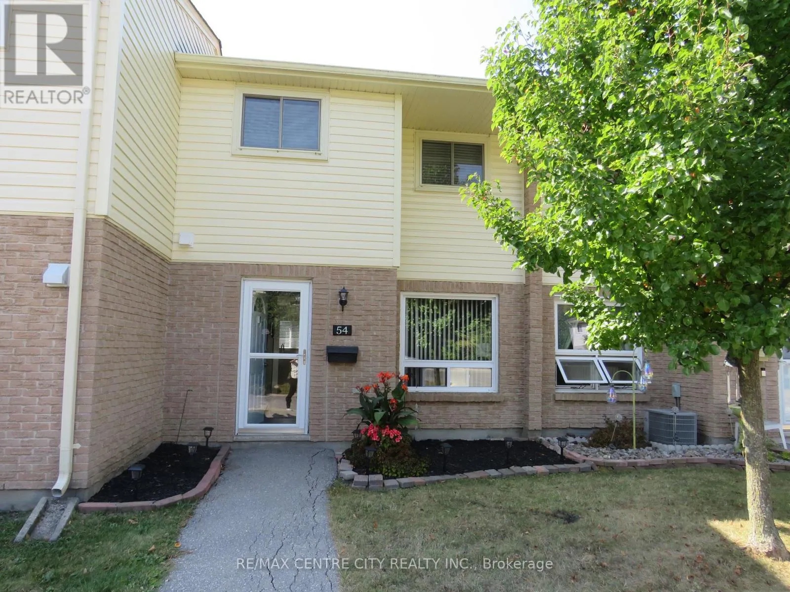 Row / Townhouse for rent: 54 - 166 Southdale Rd Road W, London South, Ontario N6J 2J1