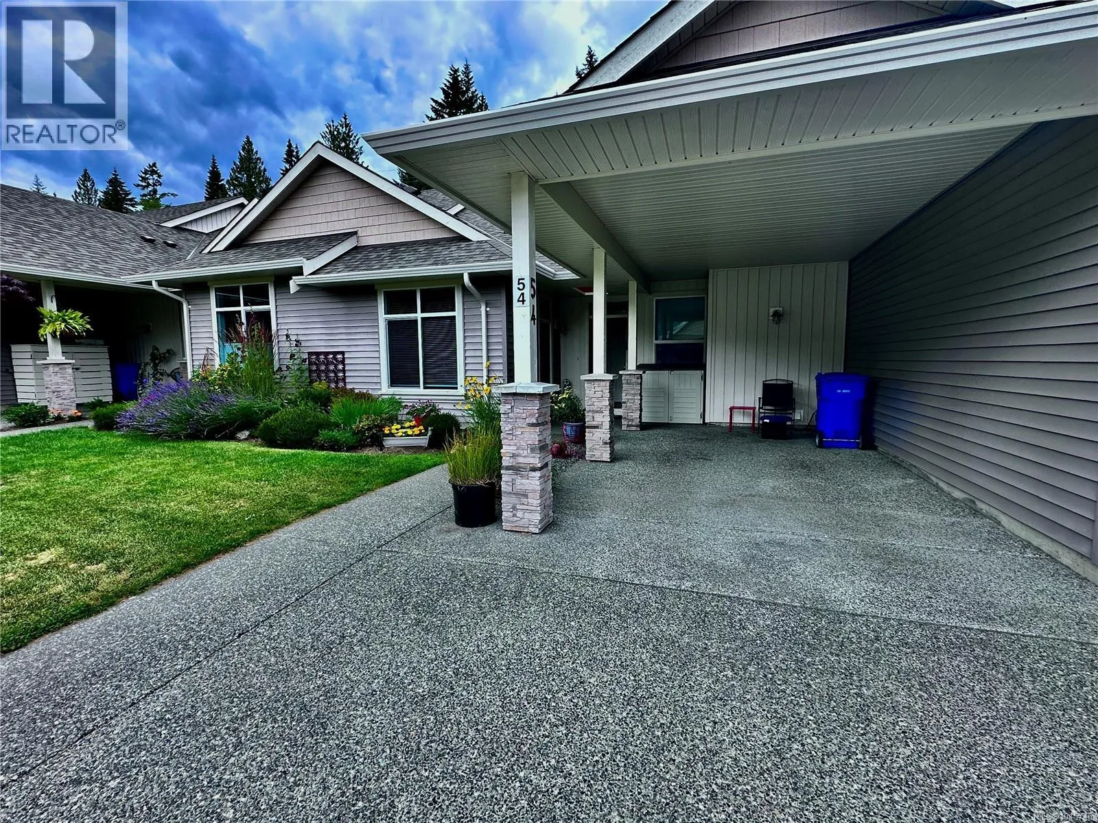 Row / Townhouse for rent: 54 300 Grosskleg Way, Lake Cowichan, British Columbia V0R 2G1