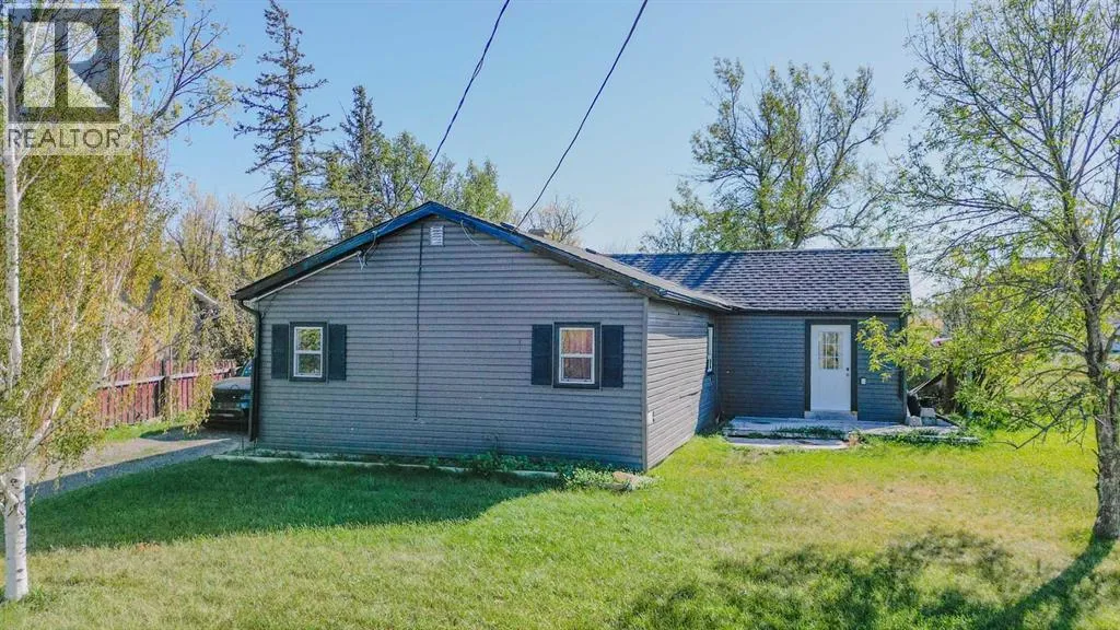 House for rent: 54 8 Avenue W, Cardston, Alberta T0K 0K0