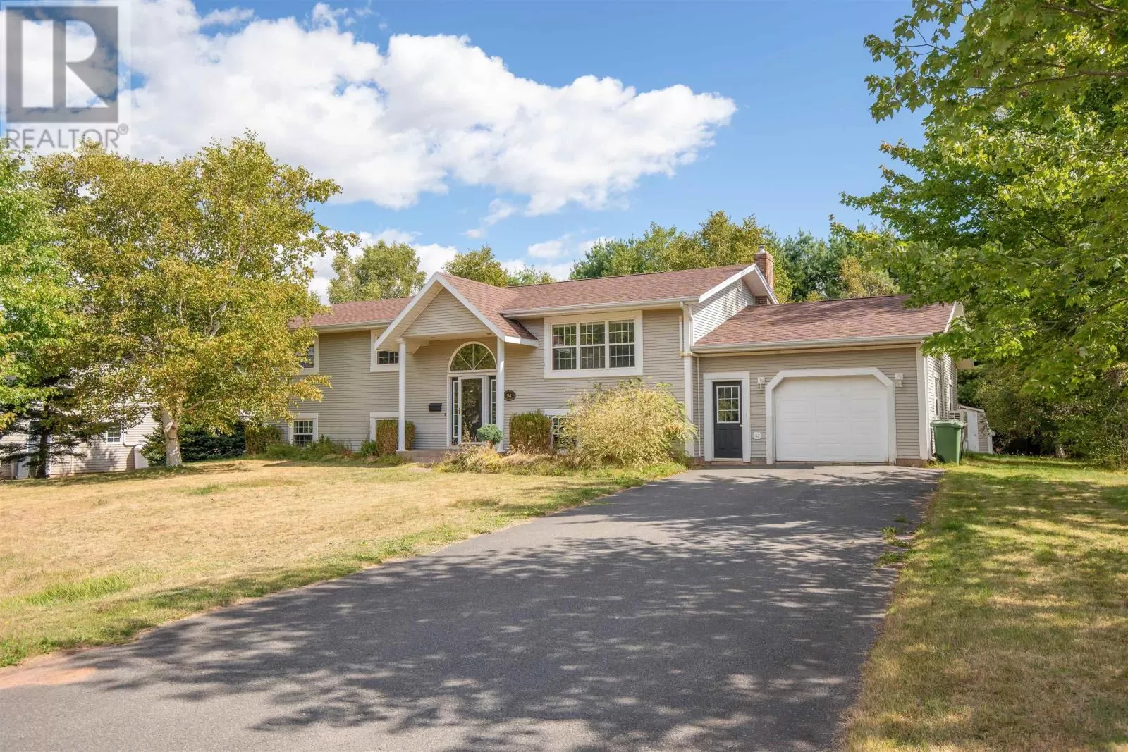 House for rent: 54 Anne Crescent, Stratford, Prince Edward Island C1B 1M8